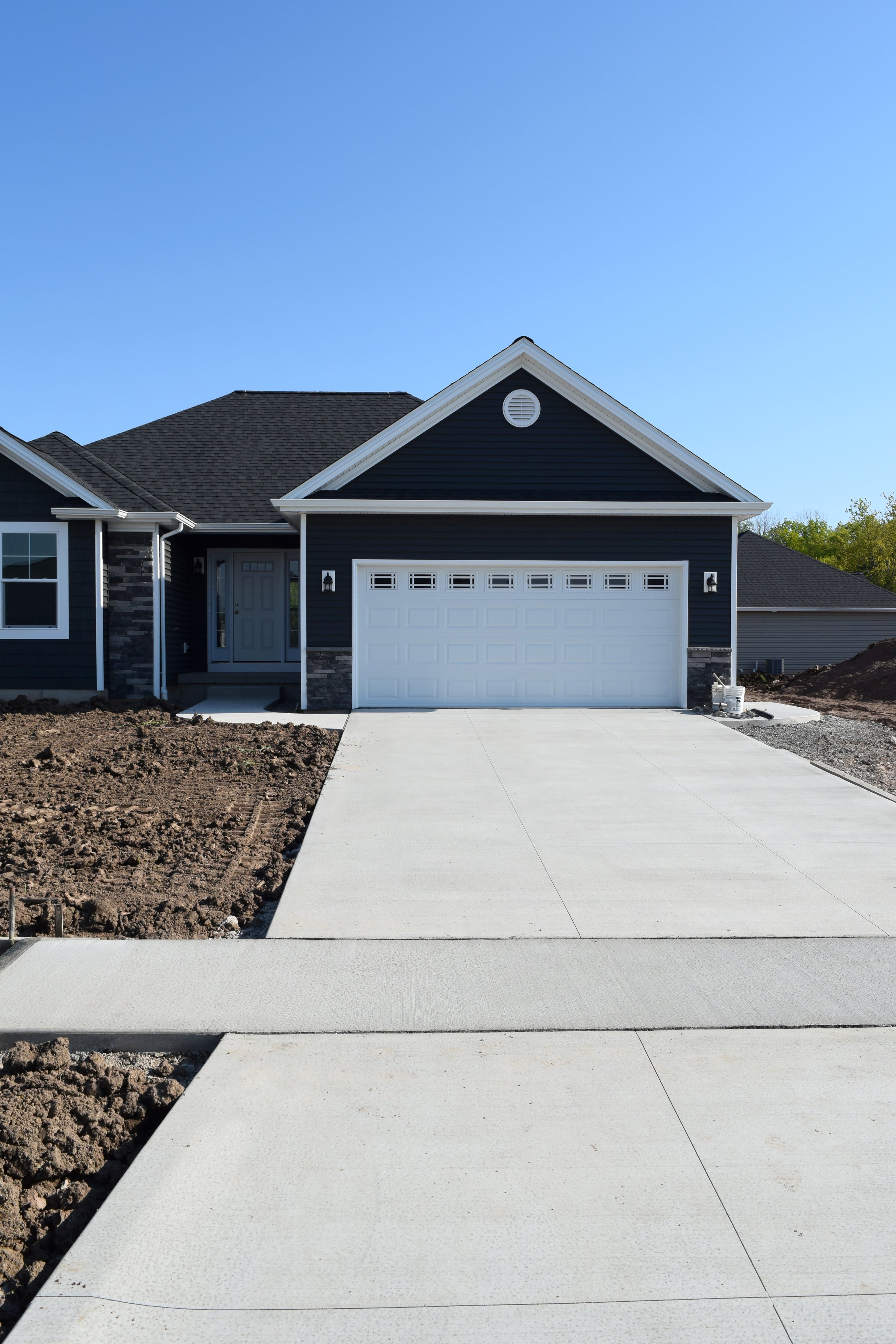 New concrete driveway and walkway construction project